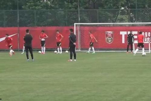 国足记者爆料新闻视频播放,新闻视频背后的精彩瞬间